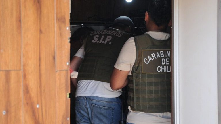 Formalizan a mujer por esclavizar a niño de 13 años en Iquique: Vivía en el patio