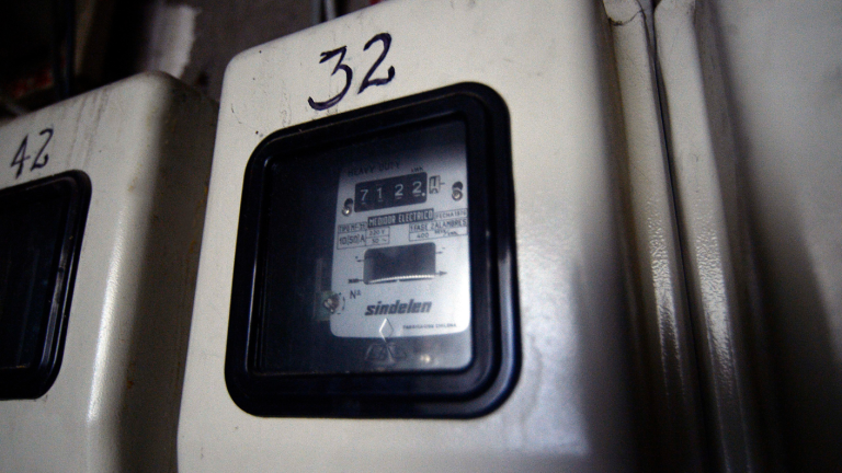 Nueve comunas de Santiago tendrán corte de luz este jueves 24: Revisa si en tu sector habrá trabajos de Enel