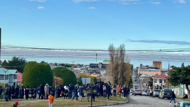 Tren de olas llegaría a Punta Arenas en la madrugada del sábado luego del terremoto en Magallanes