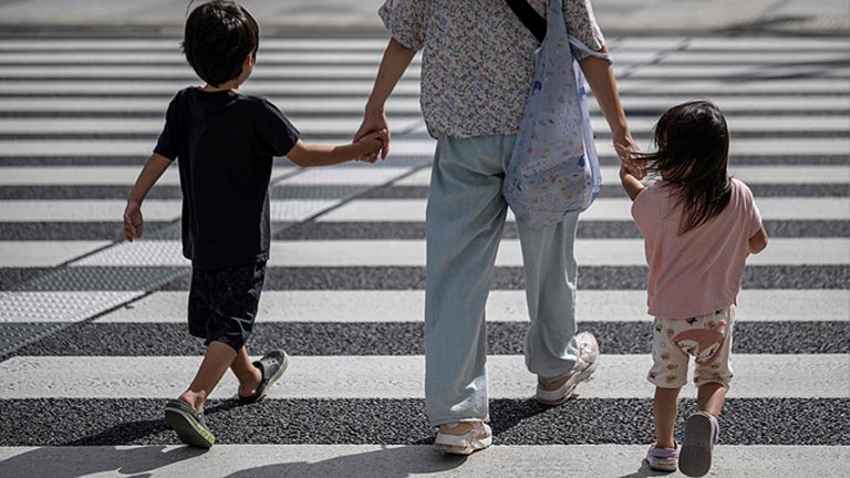 ¿Cómo aumentar la natalidad en Chile? Estas son las propuestas de los candidatos presidenciales