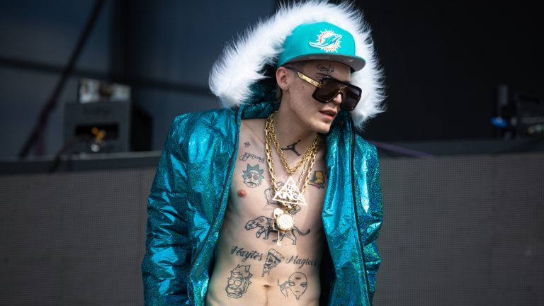 Marcianeke entrega su versión por polémica con Bomberos y dispara contra exmánager: “Confié equivocadamente”