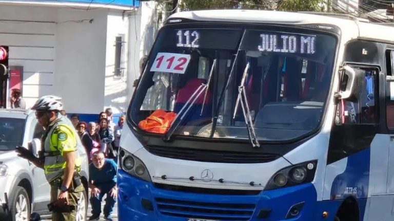 Video muestra momento exacto en que micro del transporte público atropella a adulto mayor en Antofagasta