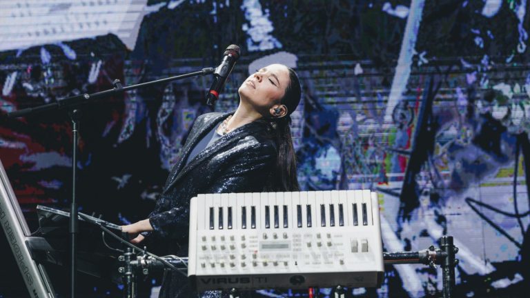 Javiera Mena se presenta gratis en el Metro: Conoce la fecha, horario y en qué estación