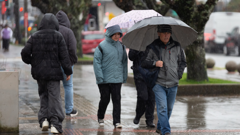 Eduardo Sáez pronostica lluvias para este lunes: Conoce qué regiones tendrán precipitaciones