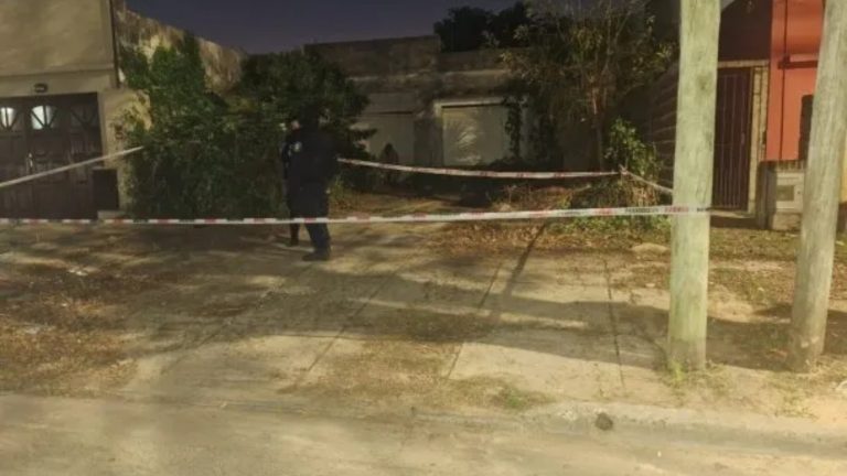 Familiar hizo la denuncia: Impacto por hombre que convivió más de tres años con el cadáver de su madre