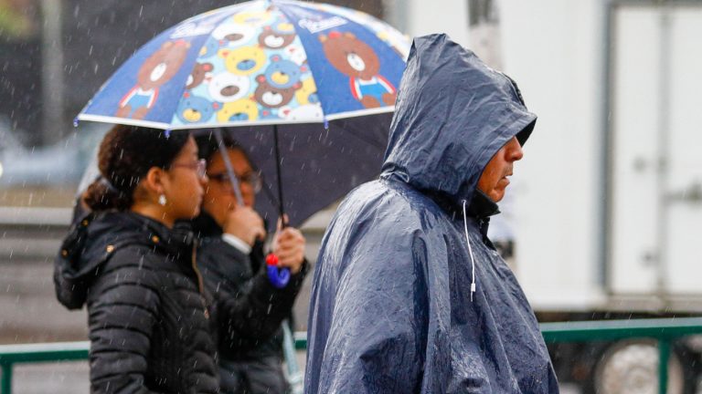“Nos despedimos del calor”: Eduardo Sáez adelanta fecha en que sistema frontal hará bajar las temperaturas en la RM