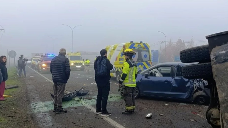 Colisión múltiple en la Ruta 5 Sur involucró a 16 vehículos y dejó tres lesionados