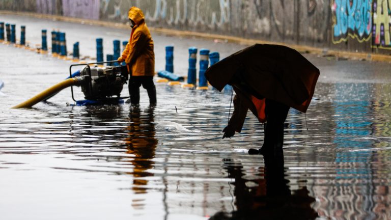 Eduardo Sáez anticipa cuándo podrían volver las lluvias en la RM: “Recién hacia el...”