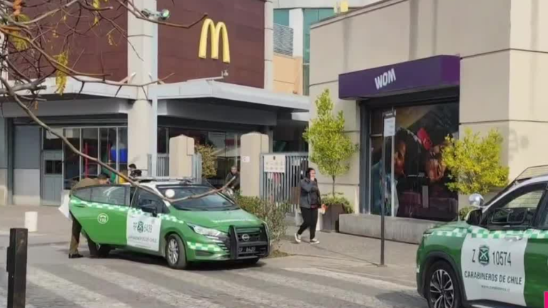 Delincuente solitario robó $39 millones de pesos de casa de cambio en mall de Quilicura