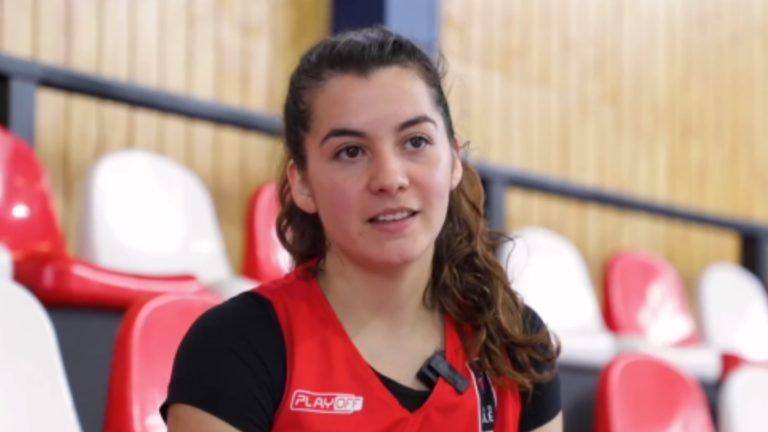 Exclub de básquet de Paula Carrasco, pareja de pdte. Boric, responde a polémica por financiamiento