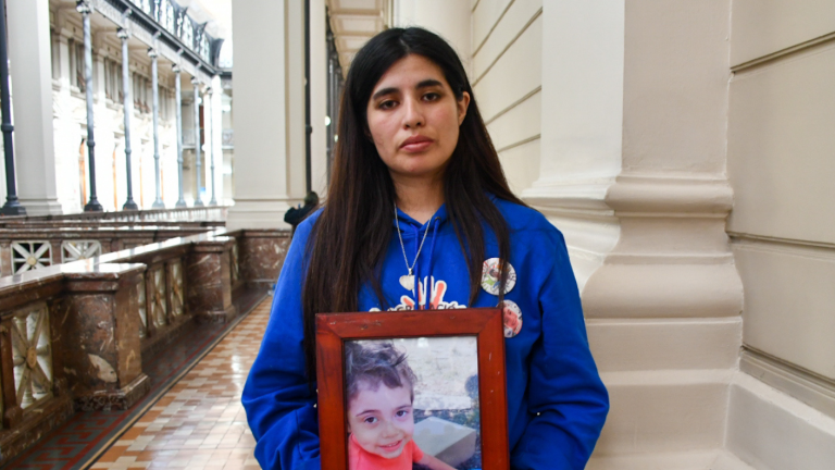 Mamá de Tomás Bravo hizo duro descargo tras informe del SML: “¿De qué vuelco hablan?”