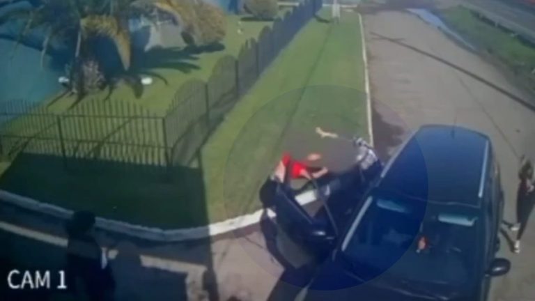 Video muestra momento en que mujer es baleada por su amiga a las afueras de motel en Coronel