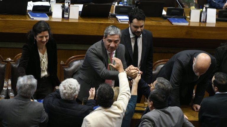 Cámara rechazó acusación constitucional contra Gonzalo Durán por hechos de violencia en el Monumental