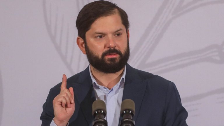 “Miles de niños podrían morir”: Pdte. Boric alerta “limpieza étnica” de Israel en Gaza