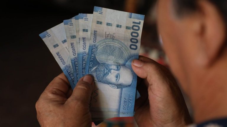 Bono Post Laboral: Revisa si puedes recibir los $98.670 de por vida si eres pensionado