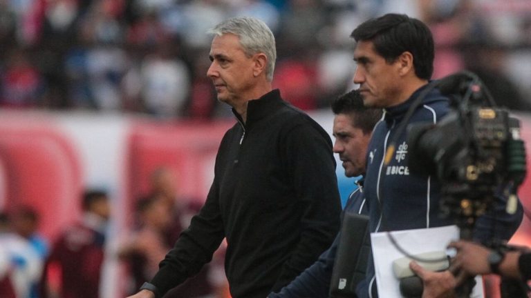 Menos del 50% de rendimiento: Los números que dejó el ciclo de Tiago Nunes en la UC