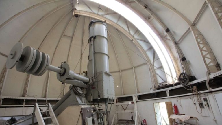Este observatorio en el Cerro San Cristóbal ofrece visitas guiadas y telescopios para el público