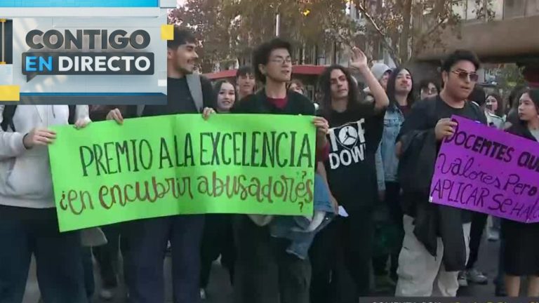 Docente UAH fue denunciado por abuso sexual contra alumna y desató manifestación en plena Alameda
