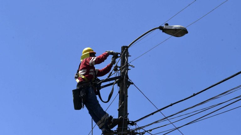 Enel confirmó corte de luz en la región Metropolitana para el 13 de mayo: Revisa las comunas afectadas