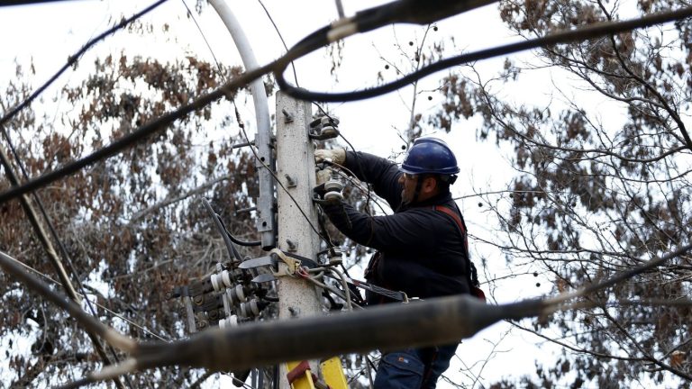 Estas comunas de la región Metropolitana tendrán corte de luz el jueves 15 de mayo: Enel confirmó horarios