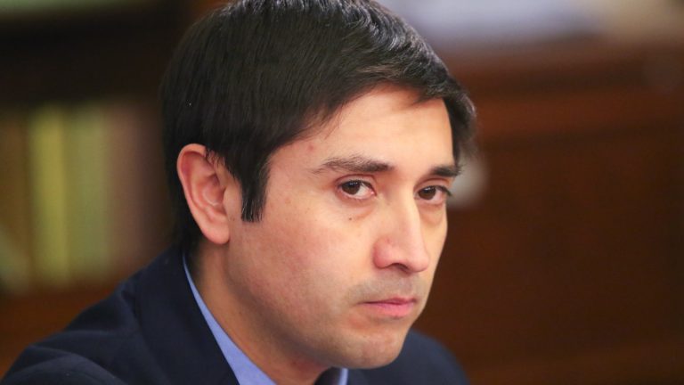 CDE se querella contra diputado Miguel Calisto por delito de fraude al fisco