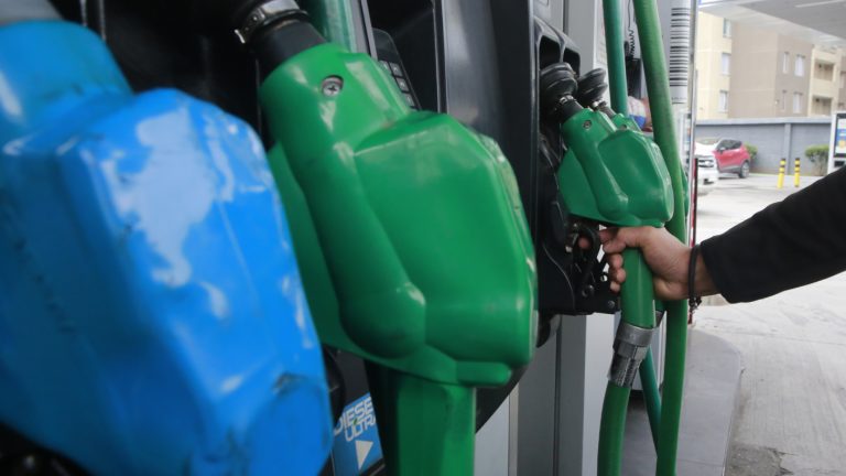 ENAP anuncia alza en el precio de las bencinas y la parafina para este jueves 26 de junio