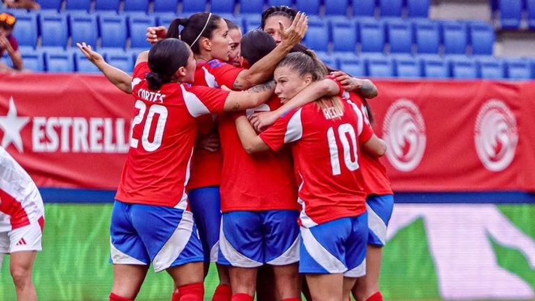 De otro planeta: El golazo de mitad de cancha de Karen Araya en triunfo de Chile ante Catauña