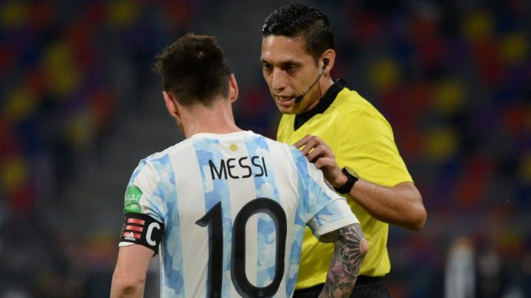 Quién es Jesús Valenzuela, el árbitro del partido entre Chile y Argentina por Eliminatorias