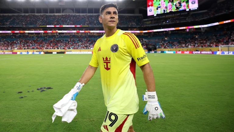 Quién es Óscar Ustari, el arquero que jugó en Chile y que brilló en el inicio del Mundial de Clubes