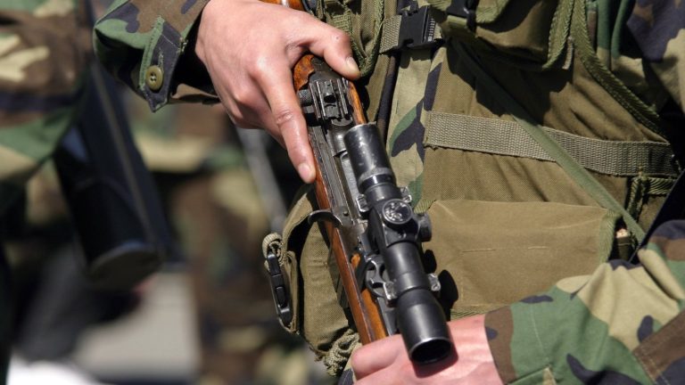 Ataque armado en regimiento militar de Valparaíso: Golpearon a soldados y robaron dos fusiles de guerra