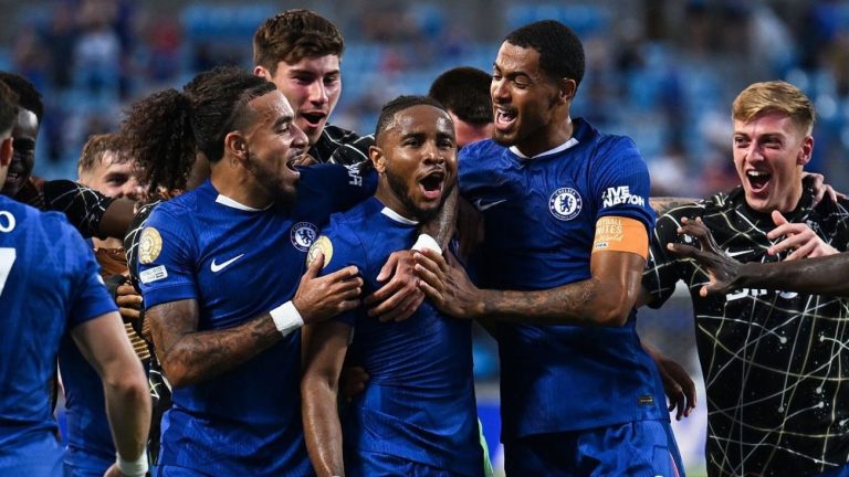 Hasta con drama: El gol de Nkunku que desató la euforia del Chelsea frente al Benfica