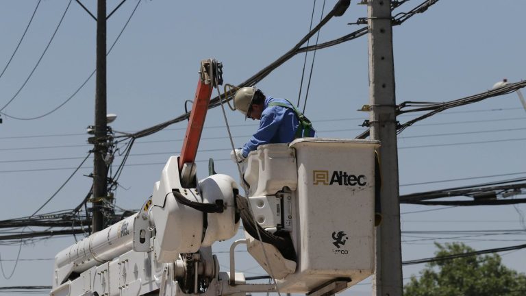 Enel avisa que habrá cortes de luz en CATORCE comunas de la Región Metropolitana el jueves 12