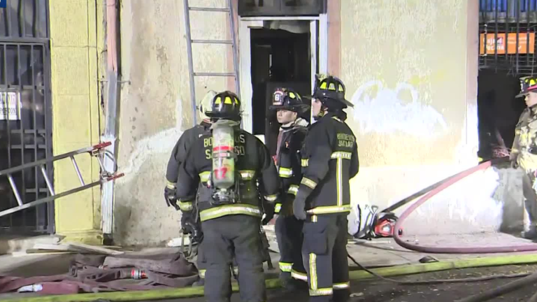 Emergencia por incendio en vivienda de Estación Central