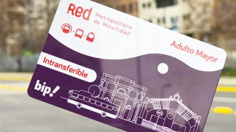 Beneficio a nivel nacional: Así se puede obtener el 50% de rebaja en las tarifas de transporte en adultos mayores