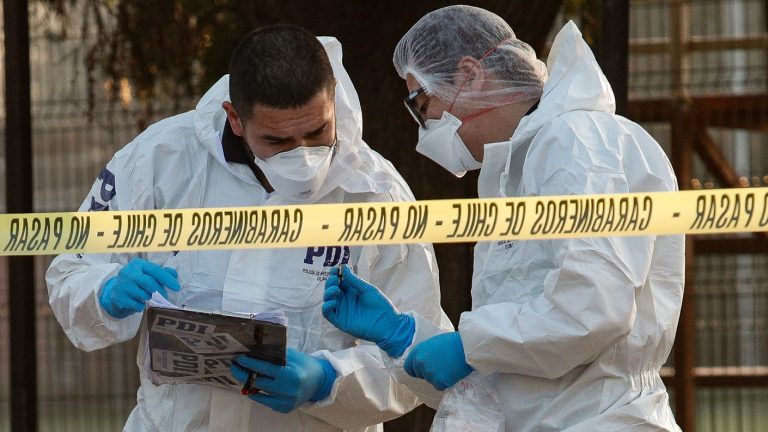 Vuelco en caso de asesinato en cancha de fútbol de Colina: Aseguran que hijo de militar e imputado es inocente