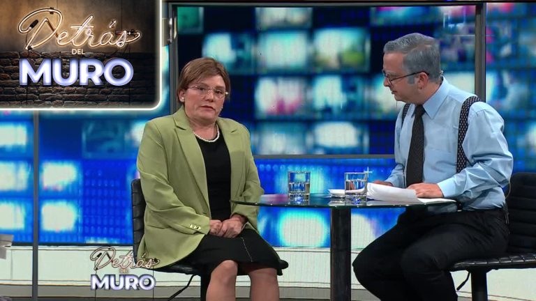 ¡Sin filtro! Tomás Mochatto descolocó a Michelle Bachelet con inesperada pregunta en Detrás del Muro