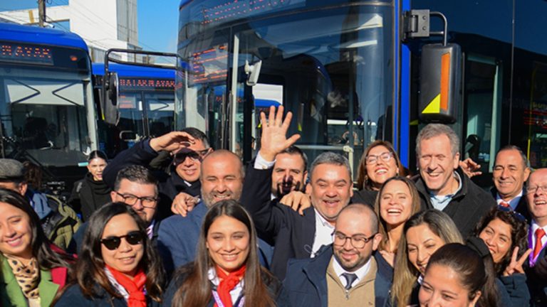 Empleos con sueldos sobre los $3 millones: Así puedes postular a las ofertas laborales del Ministerio de Transporte