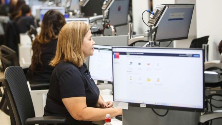 Con sueldos de hasta $2,8 millones: Estado ofrece empleos públicos sin experiencia laboral