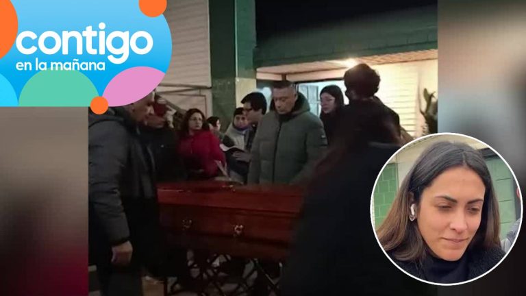 “Mi papá merecía...”: Doloroso relato de hija que veló a su padre en la calle por insólito “enojo” del párroco