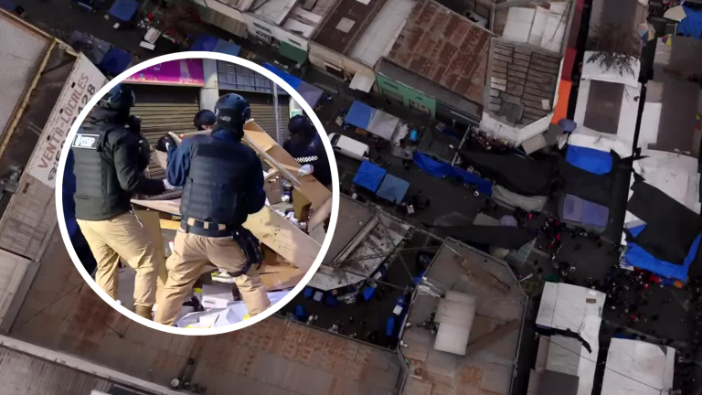 El lado B de Meiggs: Así son las bodegas de almacenamiento de los toldos azules