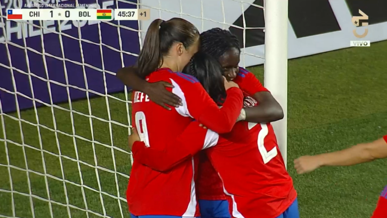 Olfato goleador: Michelle Olivares aprovechó un error y abrió la cuenta para Chile ante Bolivia