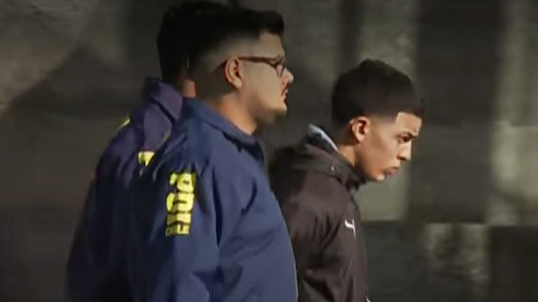 VIDEO | Así fue el traslado del único detenido por el secuestro del exalcalde de Macul al Centro de Justicia