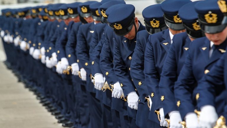 Detienen a cinco integrantes de la FACH que trasladaban sustancia ilícita de Iquique a Santiago