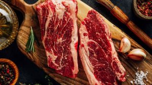 Lo que nunca deberías hacer al descongelar carne: Esto dice un experto