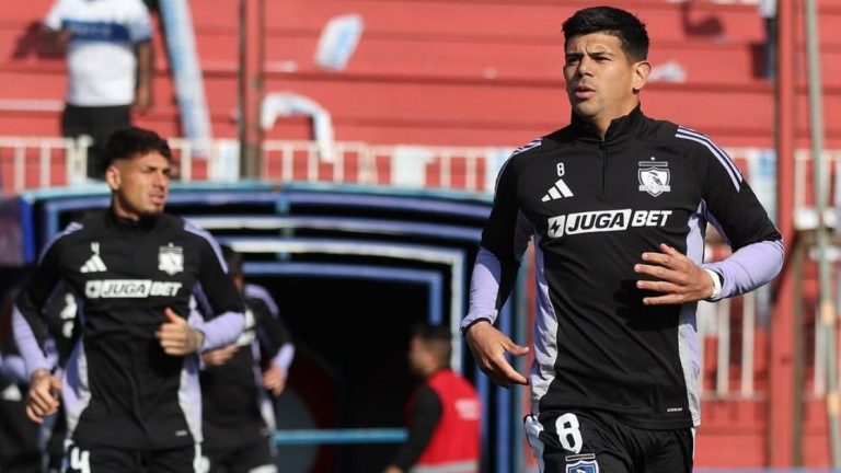 “Mucha foto”: Hinchas de Colo Colo reaccionan con furia a supuesta práctica de 50 minutos