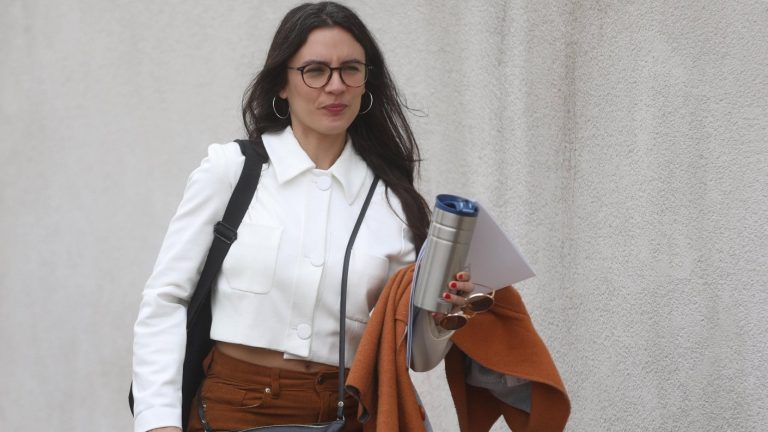 Camila Vallejo regresó a La Moneda y descartó sumarse a campaña de Jeannette Jara