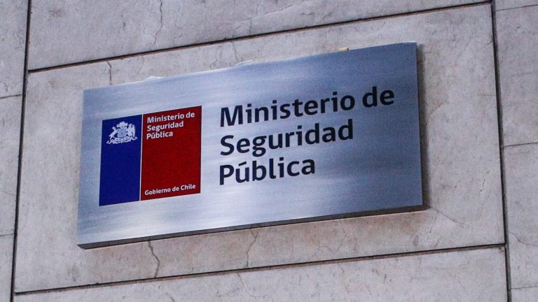 Ministerio de Seguridad ofrece empleos con sueldos de hasta $2,5 millones: Revisa cómo postular