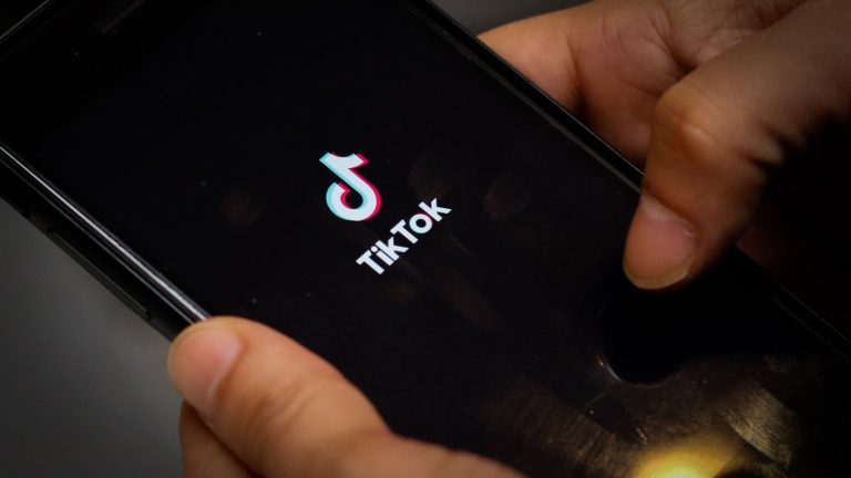 Se negó a cerrar su TikTok, su padre la mató y la familia intentó hacerlo pasar como suicidio