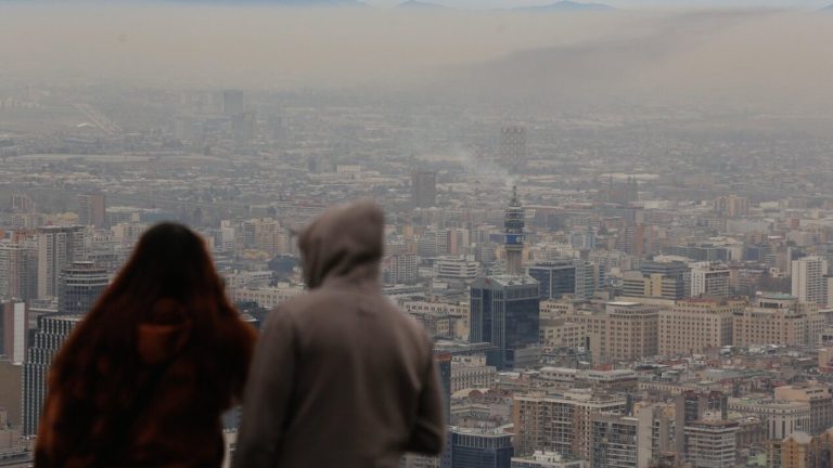 Decretan preemergencia ambiental en la RM: Revisa las restricciones para este domingo 13