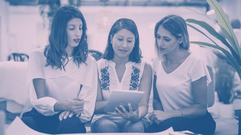 IPS entrega bono de $21 mil a mujeres cotizantes en sistema previsional: Revisa quiénes pueden recibirlo